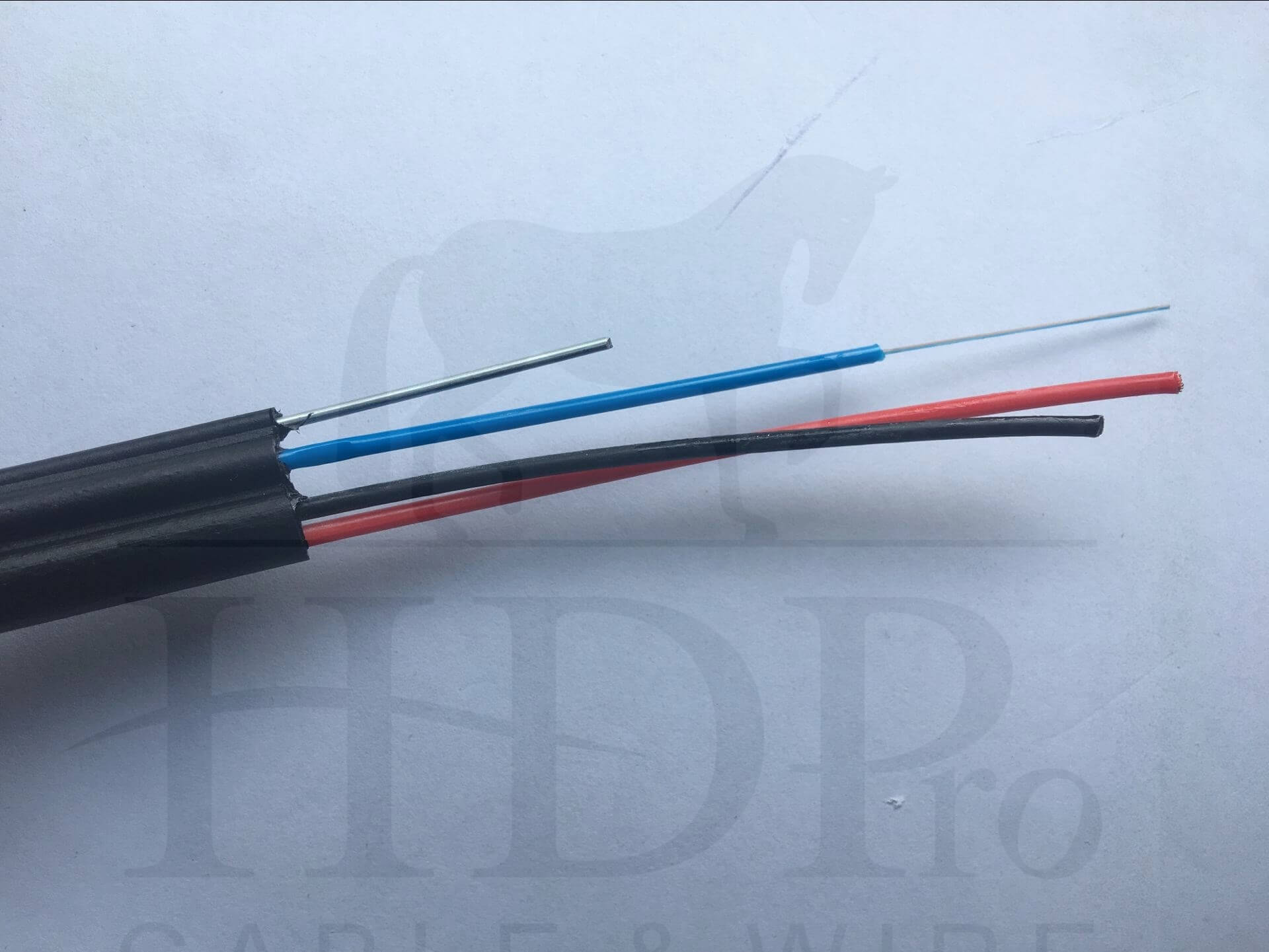 Cáp quang ngoài trời kèm nguồn có dây căng 2fo 1 cap quang kem nguon 21